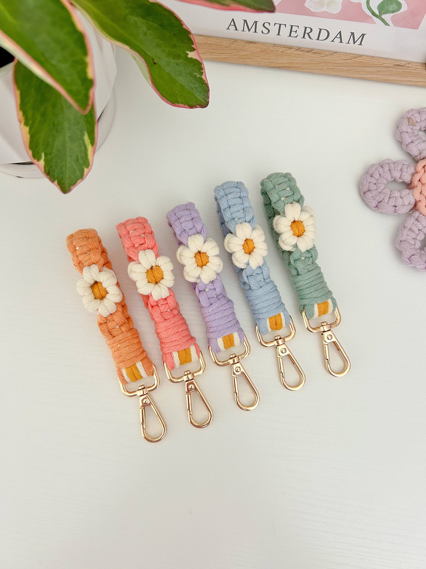 Mini Macrame Daisy Wristlet