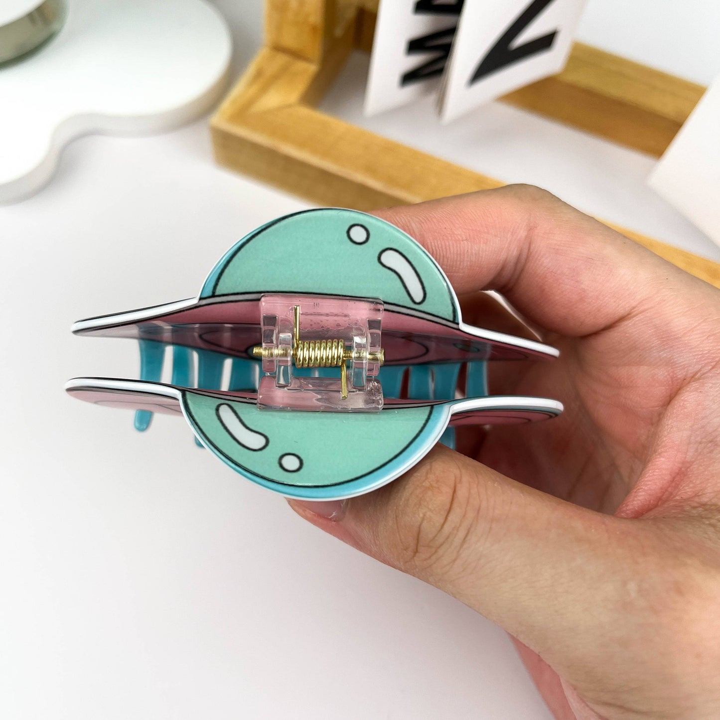 UFO Alien Claw Clip