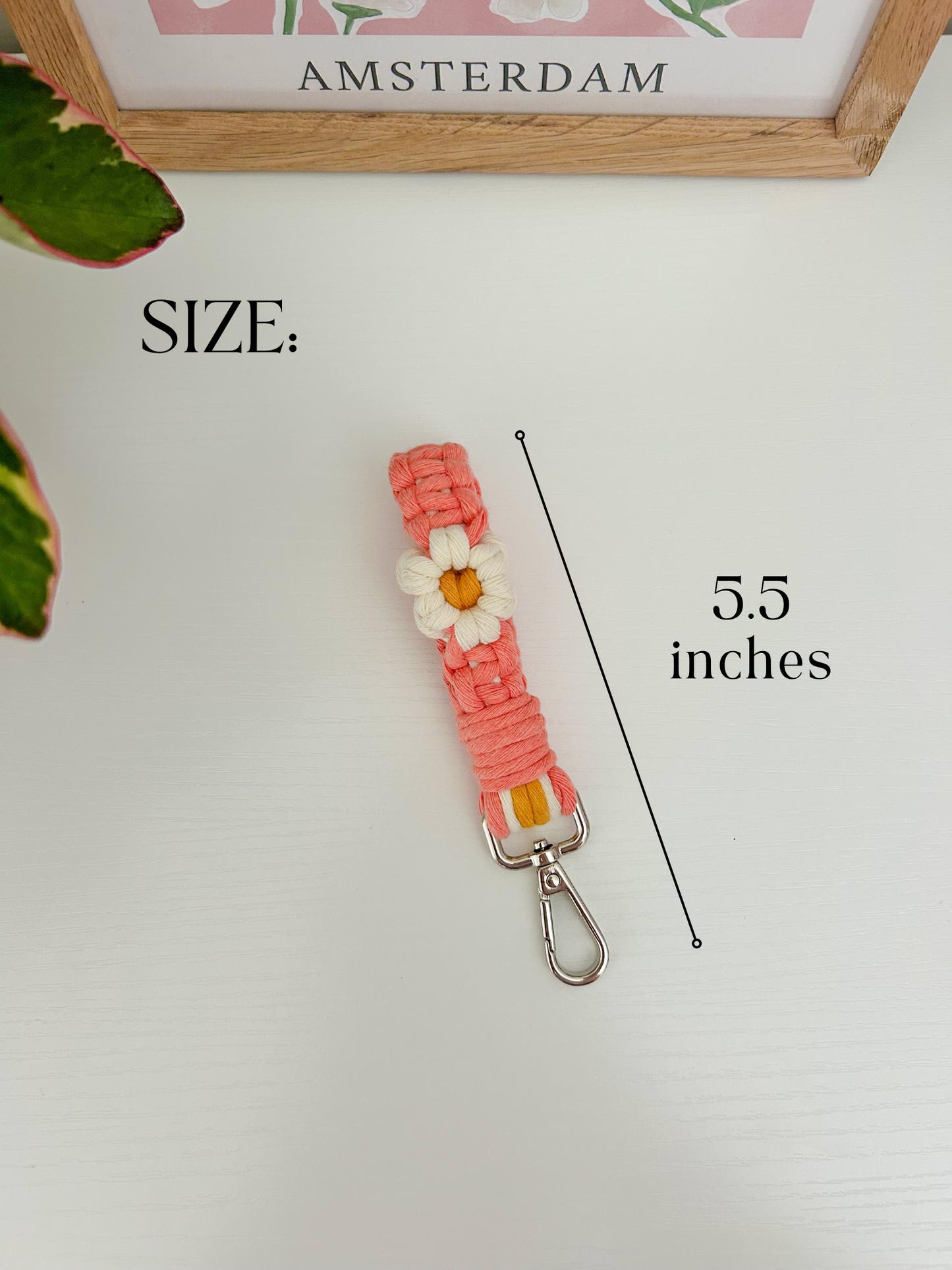 Mini Macrame Daisy Wristlet
