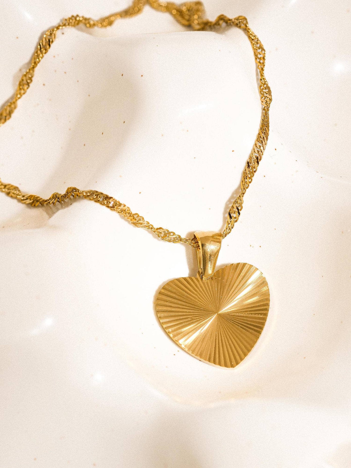 Nella 18K Non-Tarnish Classic Heart Necklace