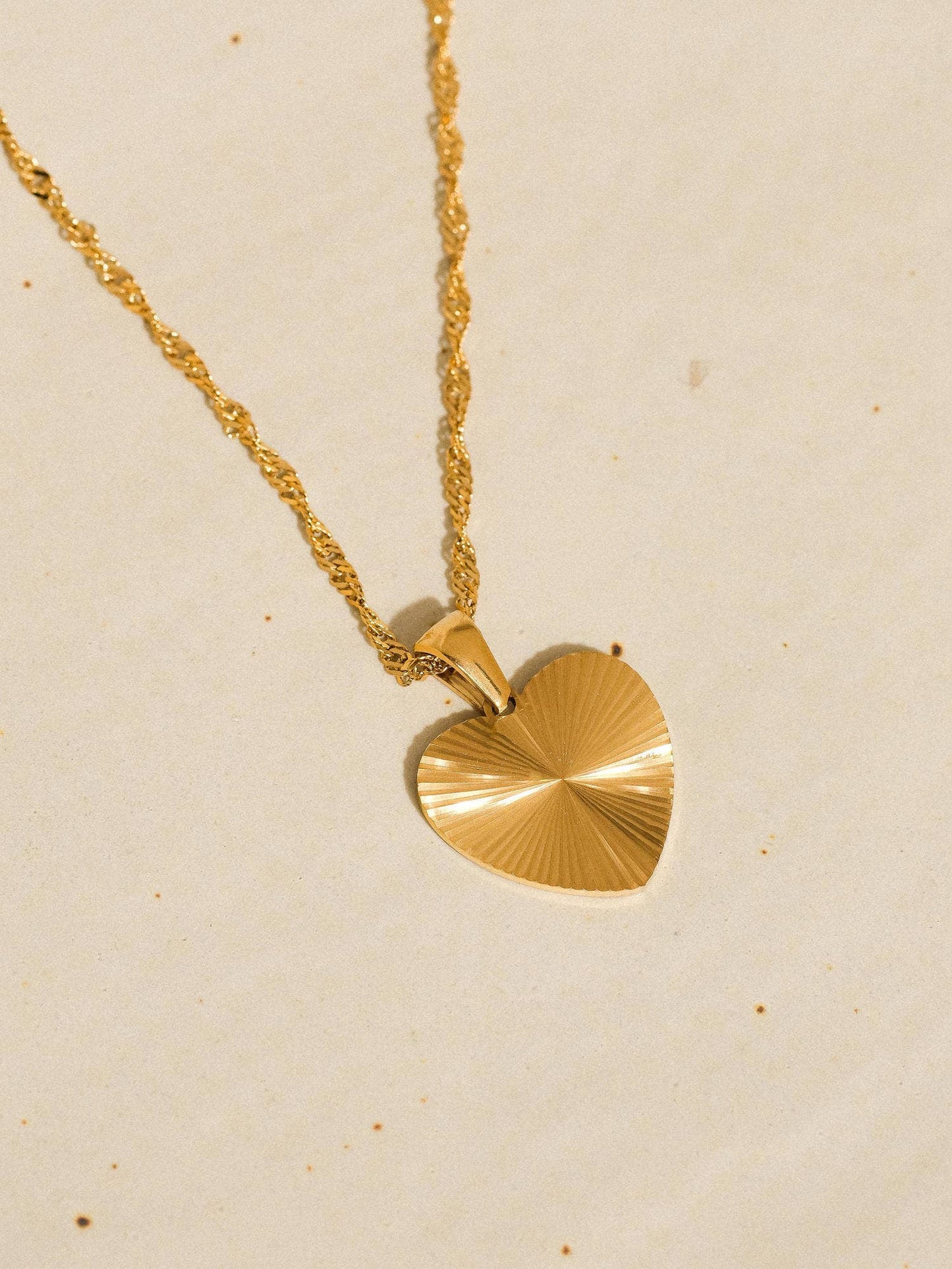 Nella 18K Non-Tarnish Classic Heart Necklace