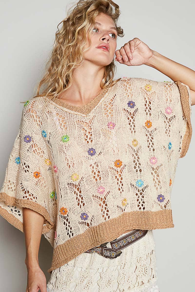 V-Neck Sleeveless Flower Outseam Sweater