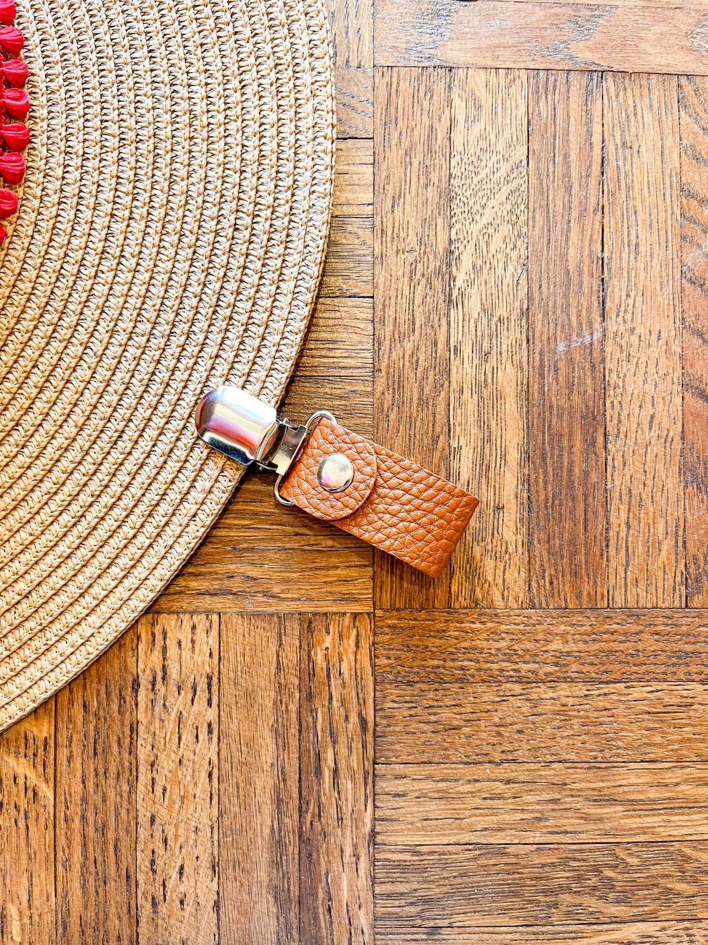 Bunz Out Hat Clip
