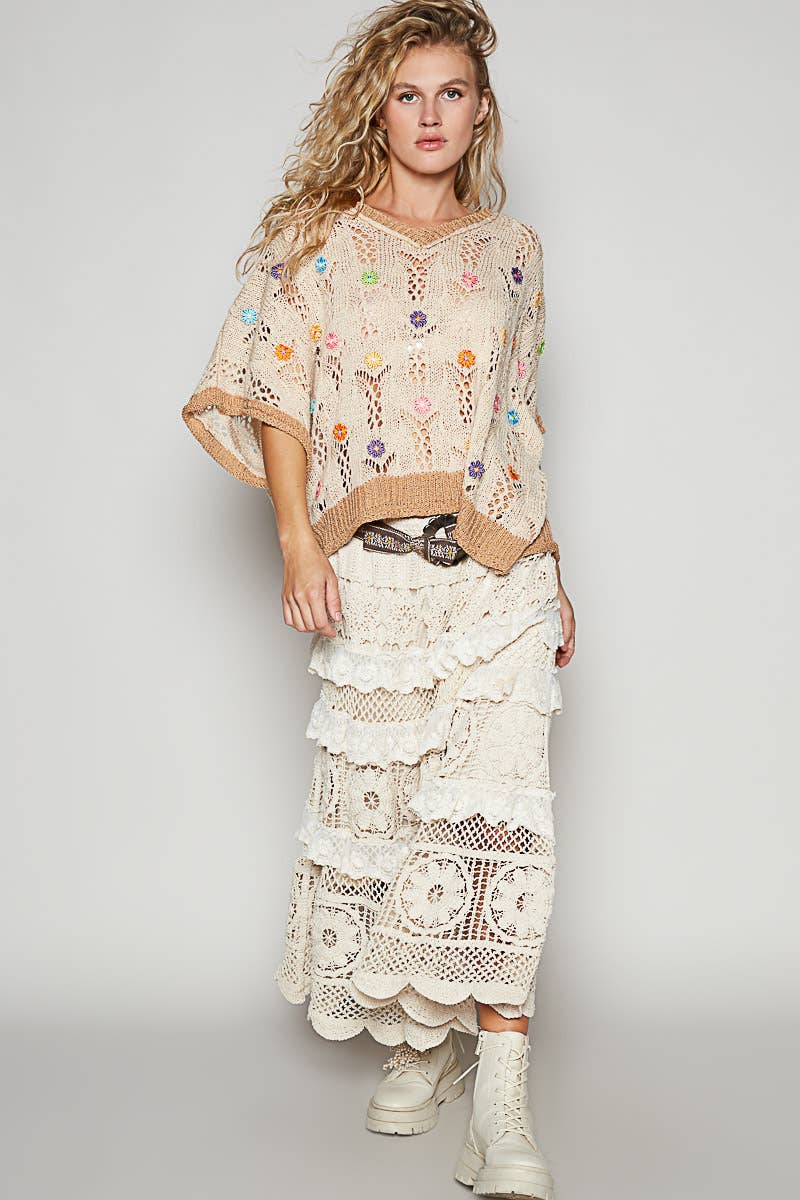 V-Neck Sleeveless Flower Outseam Sweater