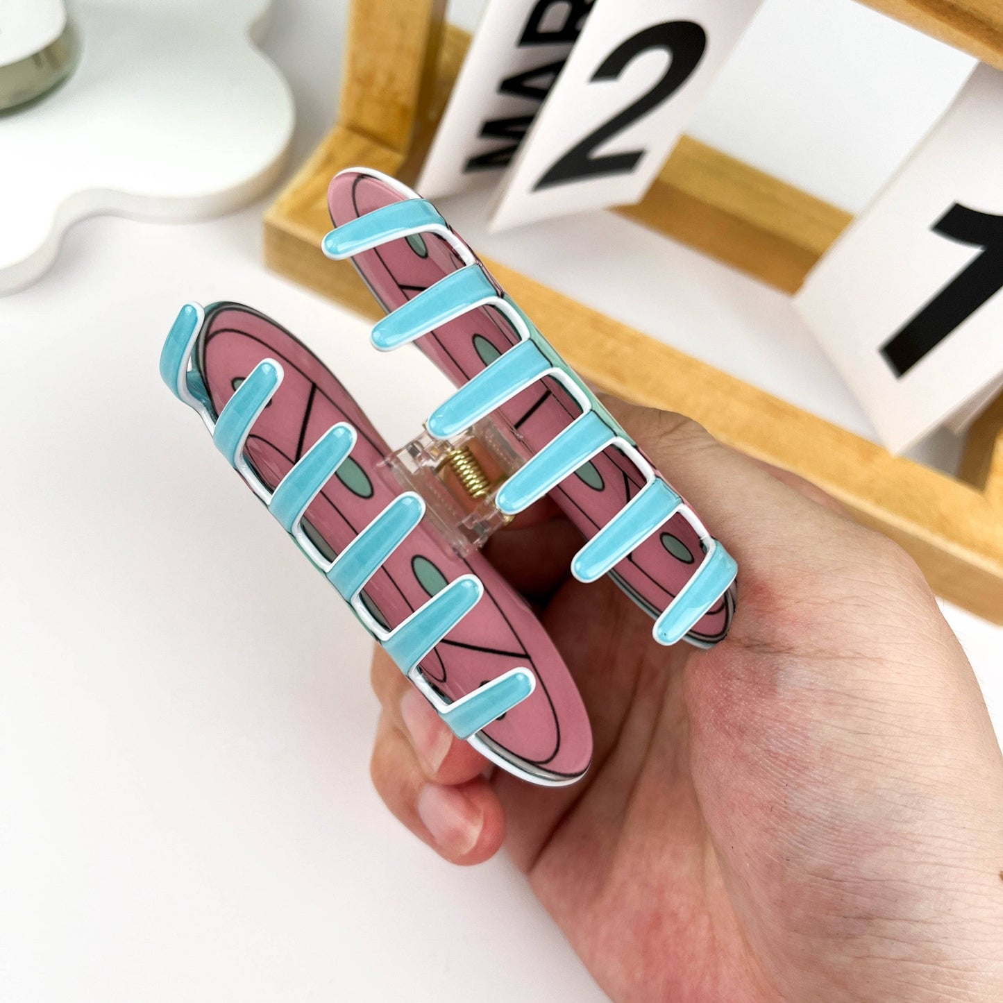 UFO Alien Claw Clip