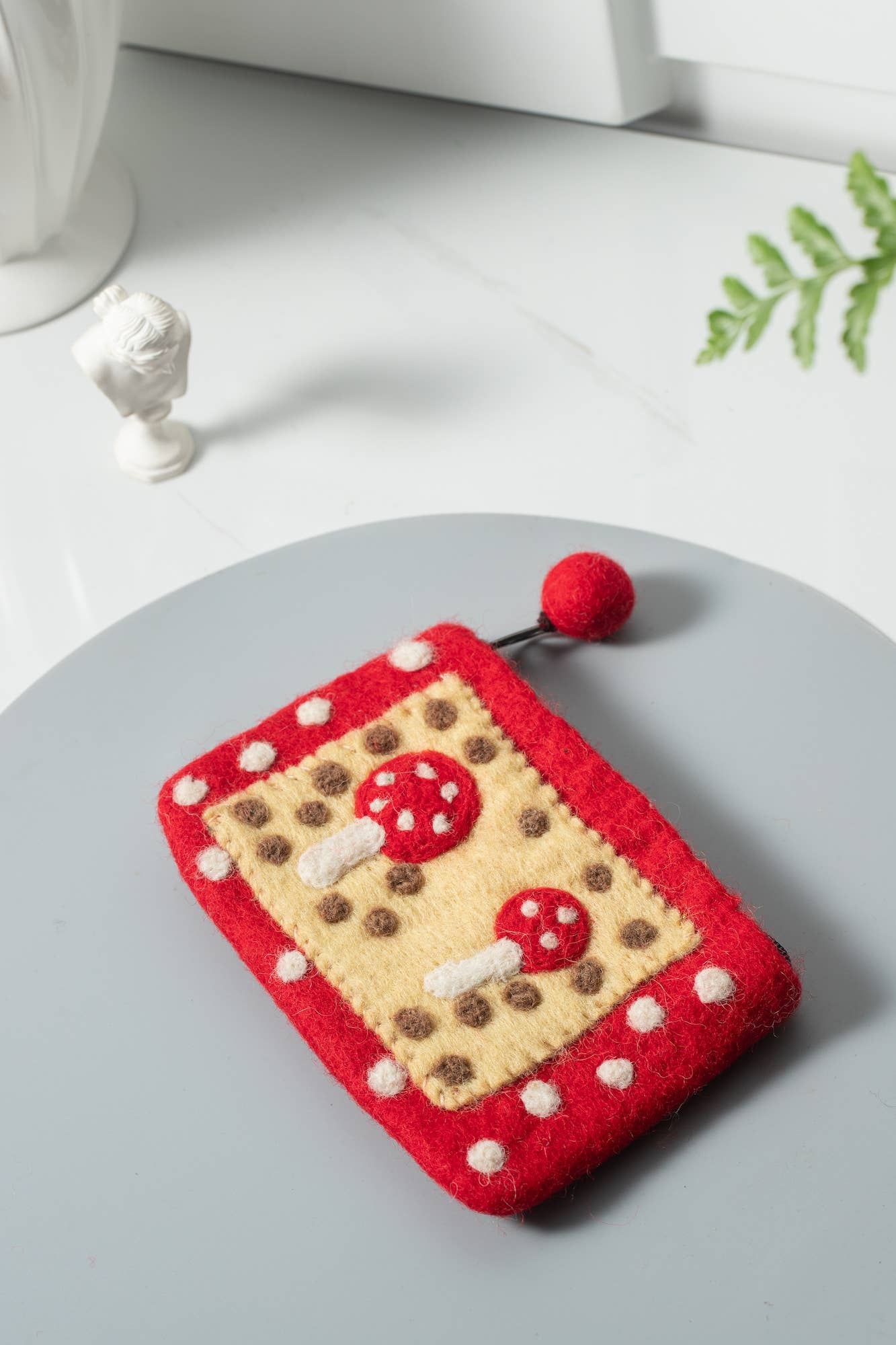 Handmade Wool Felt pouch Hand Carry Coin Purse - Mushroom