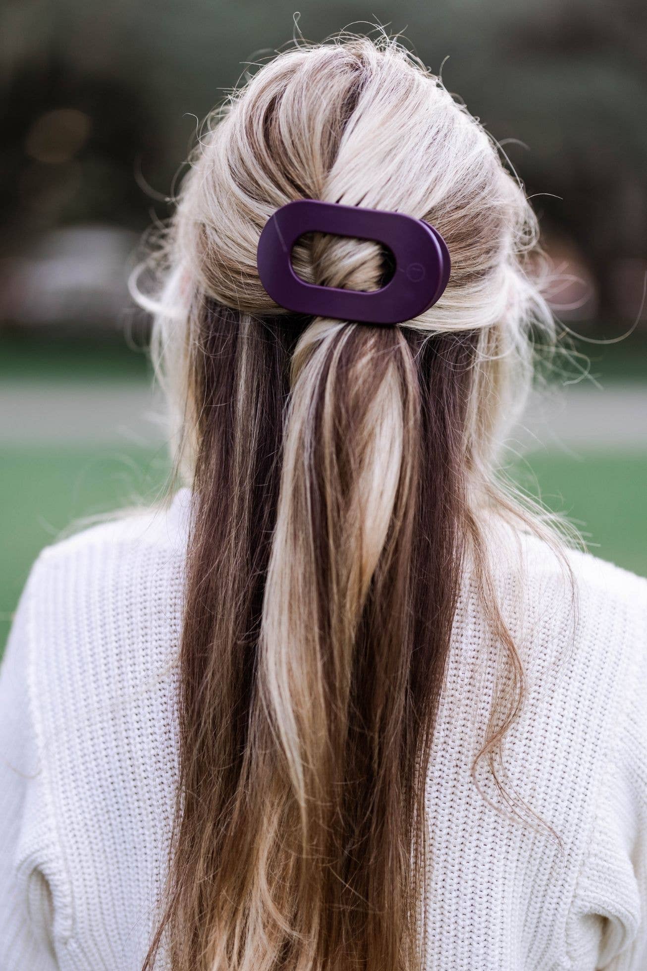 Round Flat Hair Clip | Medium | Burgundy Bliss